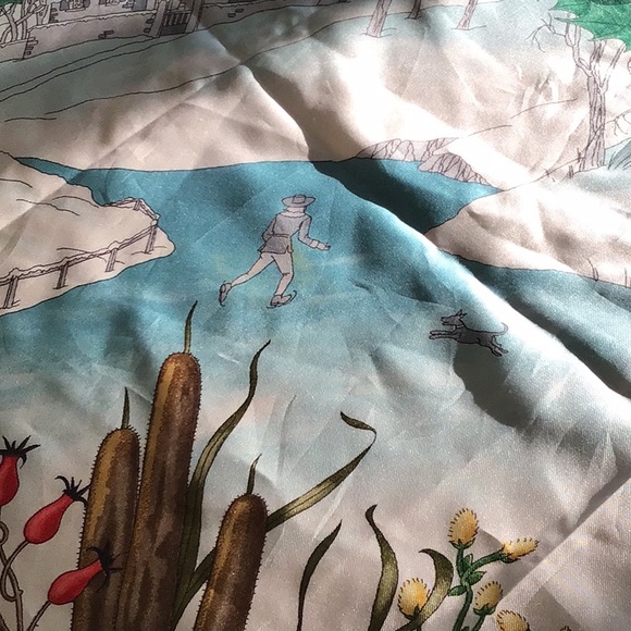 Rare, Vintage GUCCI 100% silk scarf. Winter scene, in NEW condition.Italian - Picture 3 of 8